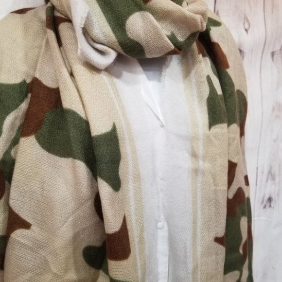 Camo Print Scarf - Picture 3 of 4